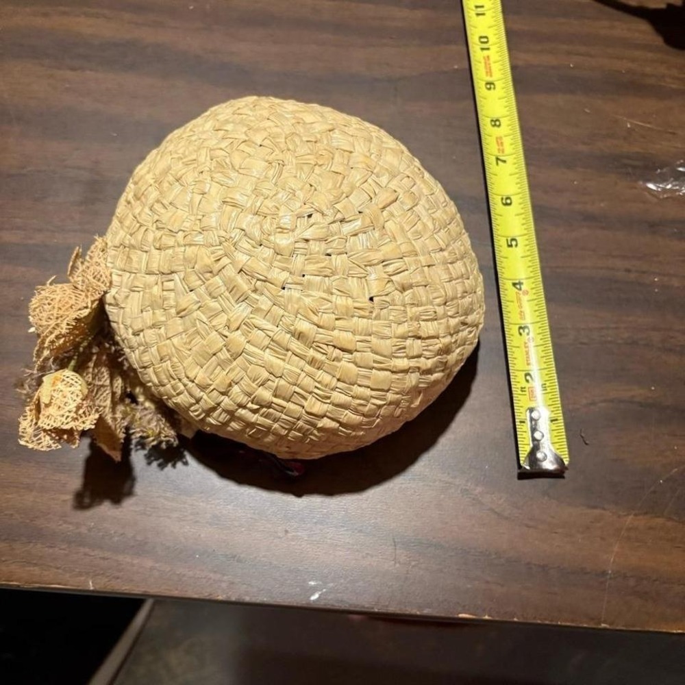 Tan woven hat